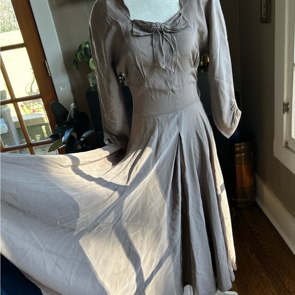 American Vintage Dresses & Skirts - Vintage Taupe Long Sleeve Dress